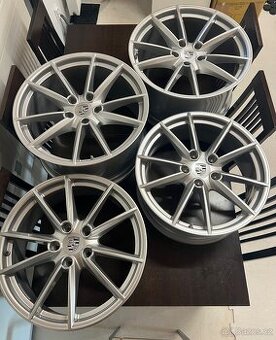 Porsche 911 carrera 992 alu R20 R21