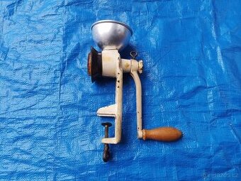 Starý mlýnek na mák Porkert, Czechoslovakia