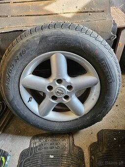 Prodám sadu zimních kol 215/65.R.16 Vzorek 7-8 mm. Nissan x.