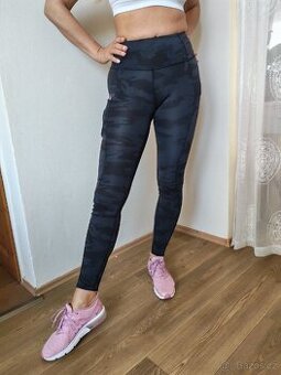 Lululemon legíny maskáčové
