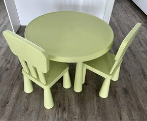 Dětský stolek a 2 židle Ikea Mammut