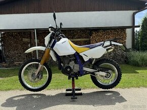 SUZUKI DR 650 SE