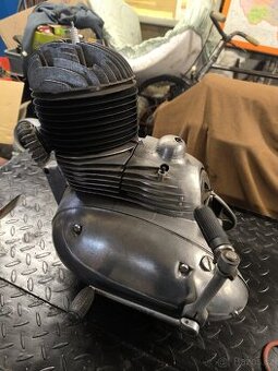 Jawa Perak 250, kompletní motor