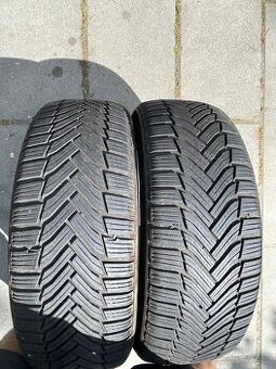 Dvě zimní pneu Michelin 215/55/17