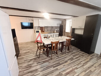 Pronájem bytu 2+kk se zahradou Štoky