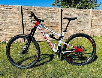 Karbonové enduro Intense Carbine Expert 2021