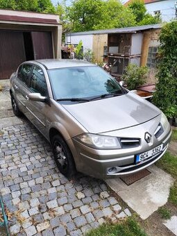 Renault Mégane 1.6, r.v. 2009, sedan – nekuřácký, garážovaný