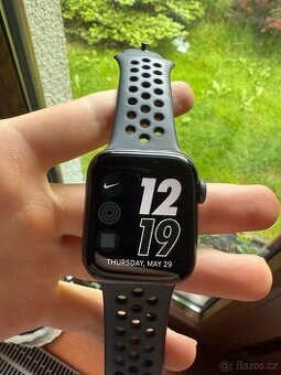 Apple Watch Series 5 (Nike+) 40mm (Men)
