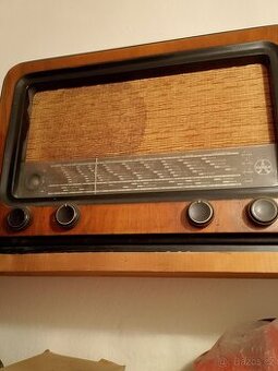 Elektronkové rádio Tesla