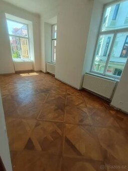Pronájem 4+1 České Budějovice, Dr. Stejskala u náměstí v cen
