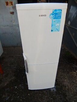 Lednice s mrazákem Beko K5240-HC, funkční, zachovalá