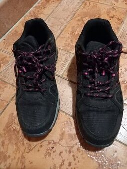 sportovní turistické boty 40