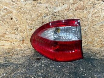 ZADNÍ LEVÉ SVĚTLO MERCEDES W211 KOMBI