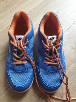 Chlapecká sálová obuv  vel. 35