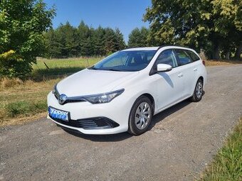 Prodám Toyota Auris 1.4 / Combi Benzin Tažné