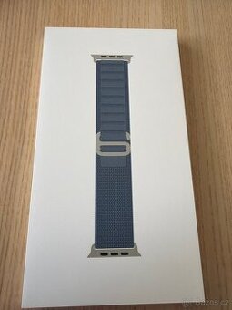 Apple Watch světle modrý Alpský tah střední přírodní titan