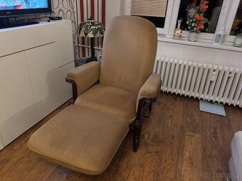 KŘESLO S PODNOŽNÍKEM   KE SPANÍ  MODEL EVERSTYL