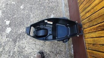 Ulozny prostor plast pod sedacku honda pcx 125 model 18-20