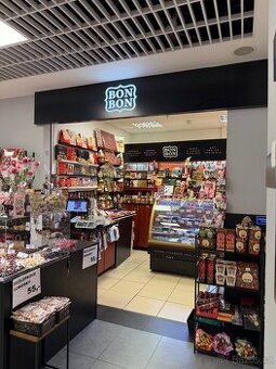 Obchod s pralinkami a sušeným ovocem v OC DBK – Praha 4