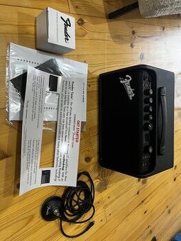 Kombo Fender Mustang LT40 + footswitch