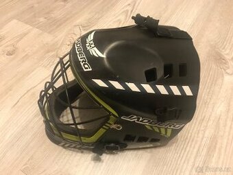 Florbalová helma