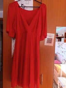 Šaty červené ( velikost; M)