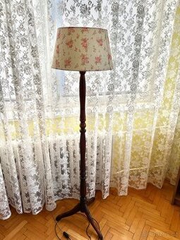 Stojací lampa - 1