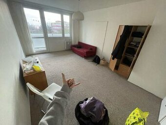 neprůchozí samostatný pokoj - 1