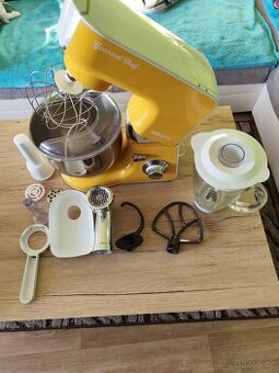 Multifunkční kuchyňský robot