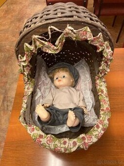 Starožitná kolébka pro panenku + panenka