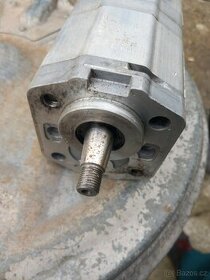 Hydraulické dvoj čerpadlo