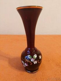 Červená ručně malovaná váza