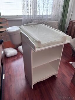 Přebalovací pult Ikea
