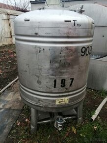 Nádoba 900l