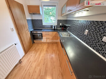 Pronájem řadového domu 5+kk 120 m2 P19 Vinoř garáž sklad zah
