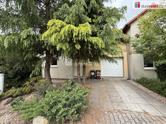 Pronájem řadového domu 5+kk 120 m2 P19 Vinoř garáž sklad zah