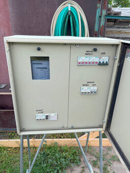 Velký stavební elektrický rozvaděč