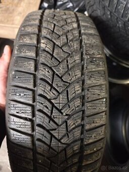 Prodám zimní pneu dunlop 205/55 R17