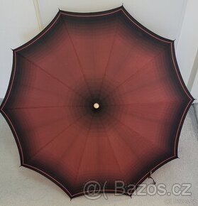 STAROŽITNÝ DEŠTNÍK, DŘEVĚNÁ RUKOJEŤ