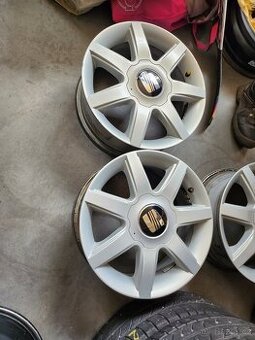 orig alu kola Seat 6jx15 ET 38 -