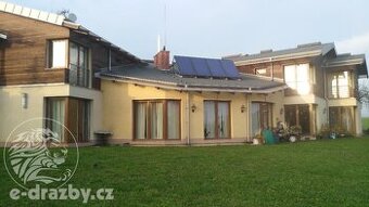Prodej podílu 1/2 vícegeneračního domu 560 m2, Solnice