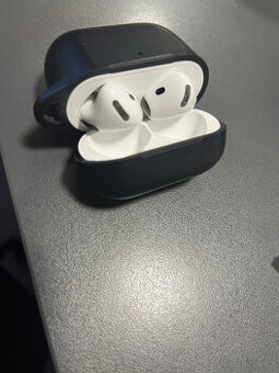Apple AirPods 4 s ANC