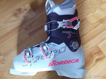REZERVACE - lyžáky Nordica SpeedMachine 3, vel. MP 210 - 215