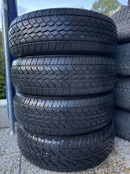 Zimní sada 225/70 R17 Yokohama