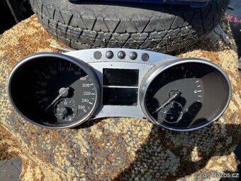 Budíky + senzor zadních dveří Mercedes ML w164