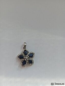 přívěšek se safíry a zirkóny ve stříbře (Ag) (nový)