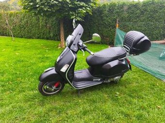 Vespa GTS 300i.e. Super (2011) velmi pěkná, 15tis.km, kufr,