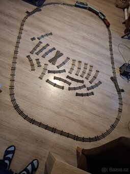 Plechový elektrický vláček z 60. let, měřítko 0 

