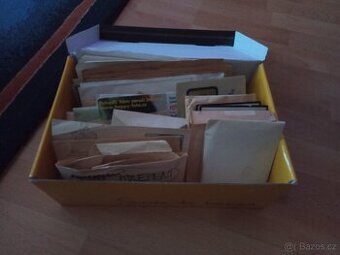 Poštovní známky , tisíce kusů