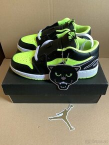 Air Jordan 1 Low Black Cat Volt